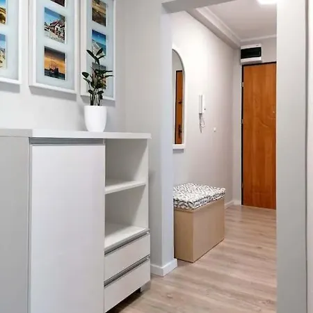 Apartment Samodzielne 3-pokojowe Mieszkanie Blisko Plazy