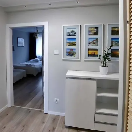 Samodzielne 3-pokojowe Mieszkanie Blisko Plazy Apartment *